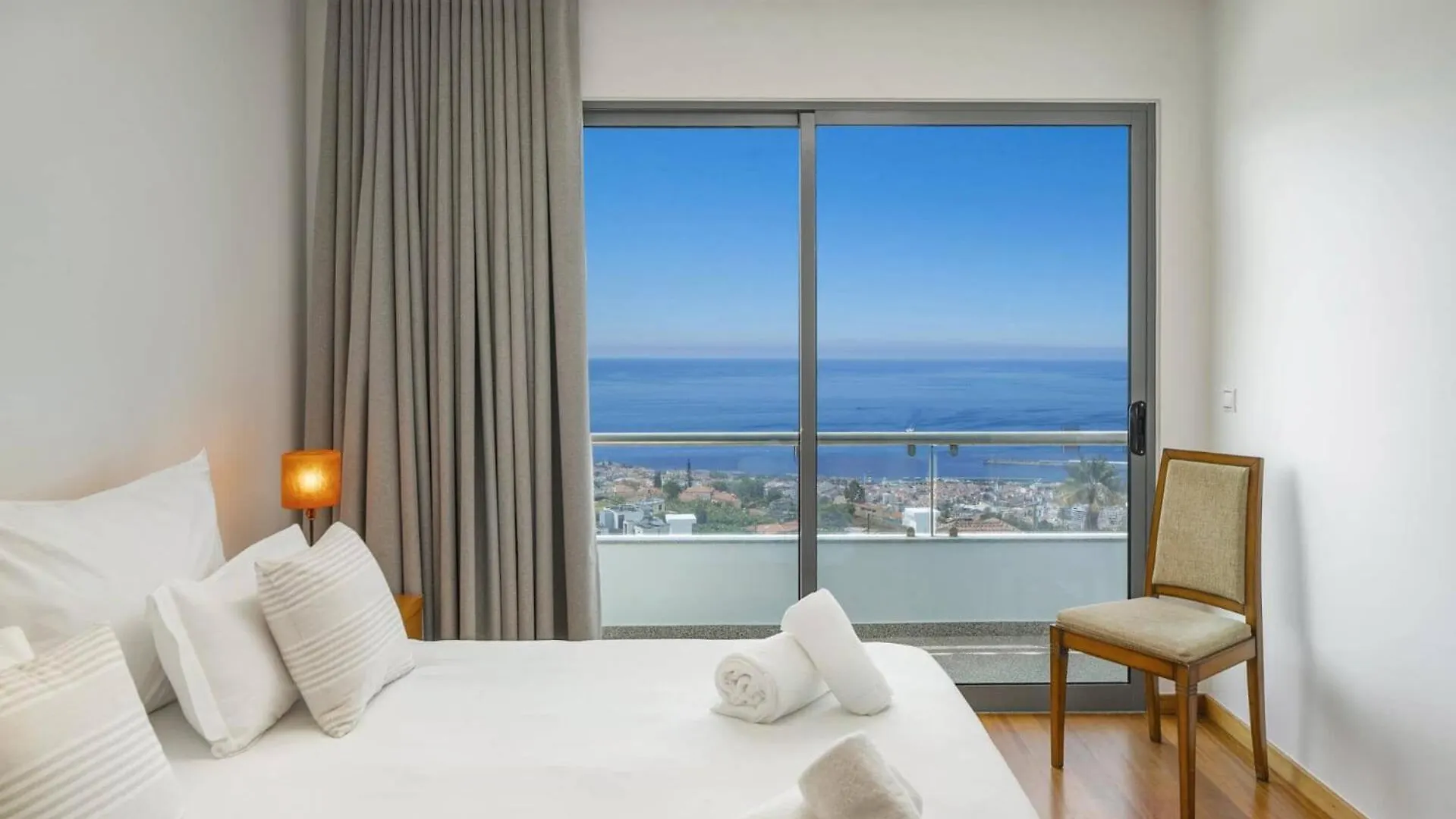 Villa Atlantic Sunset By Villa Plus Funchal  0*, Funchal (Madeira)